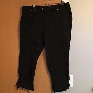Cropped black Ruby Rd. Pants 98cotton 2 Spandex